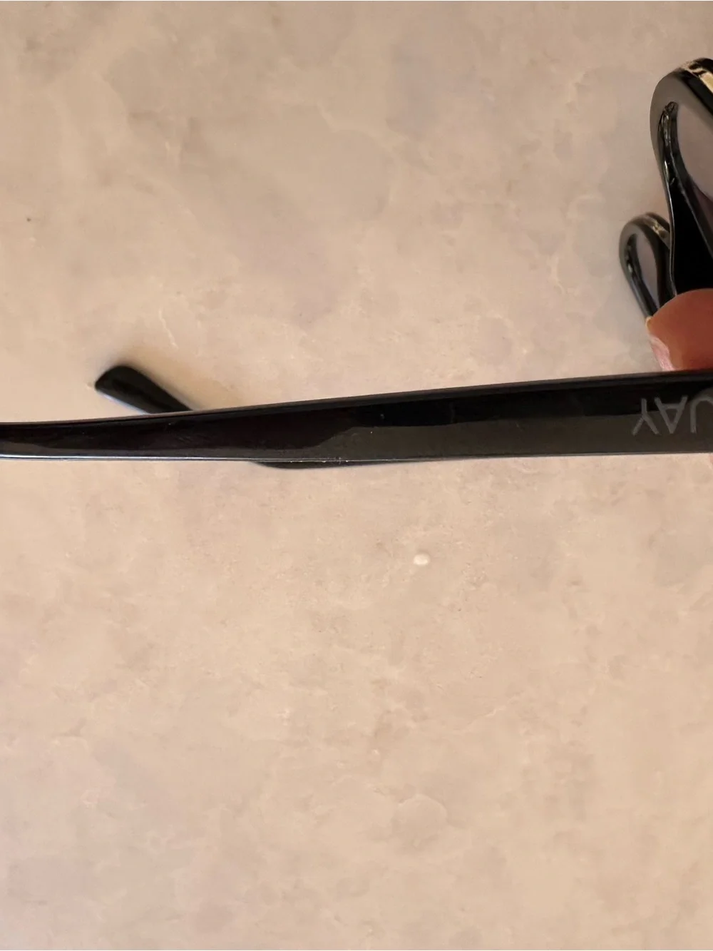Quay Australia classic black